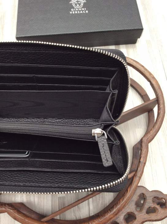 Picture of Versace Wallets _SKUfw81125114fw